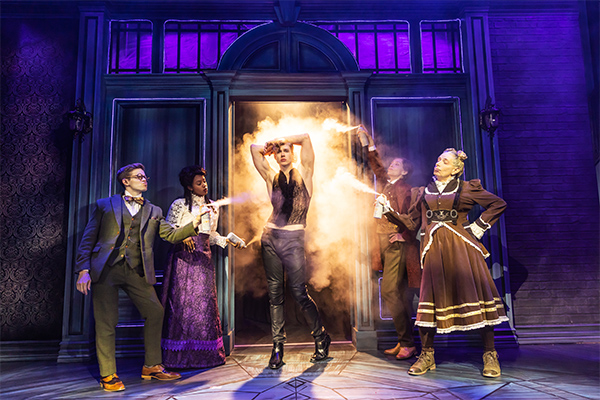Andrew Keenan-Bolger, Jordan Boatman, James Daly, Ellen Harvey, and Arnie Burton in DRACULA, A COMEDY OF TERRORS